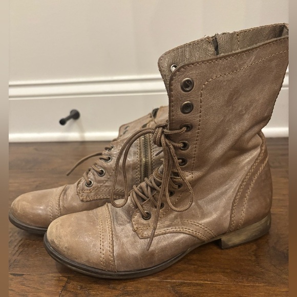 Steve Madden Shoes - Steve Madden Grey Troopa Leather Combat Boots size 7.5